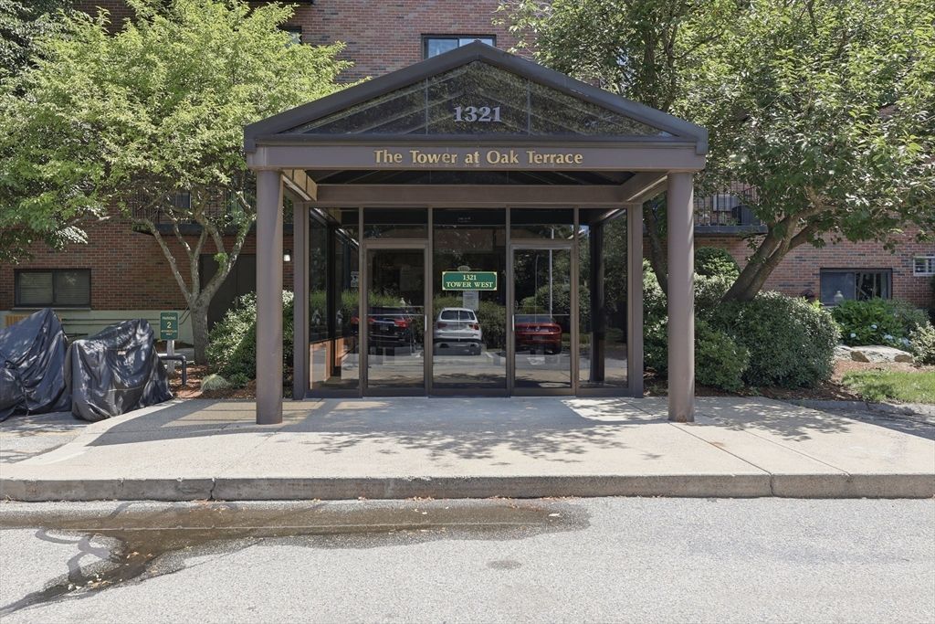 1321 Worcester Road 104, Framingham, MA 01701
