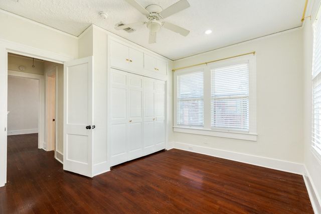 5022 Woodrow Avenue, Galveston, TX 77551