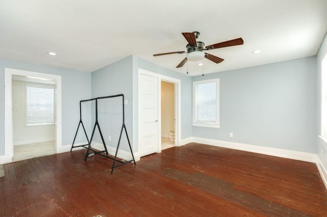 5022 Woodrow Avenue, Galveston, TX 77551