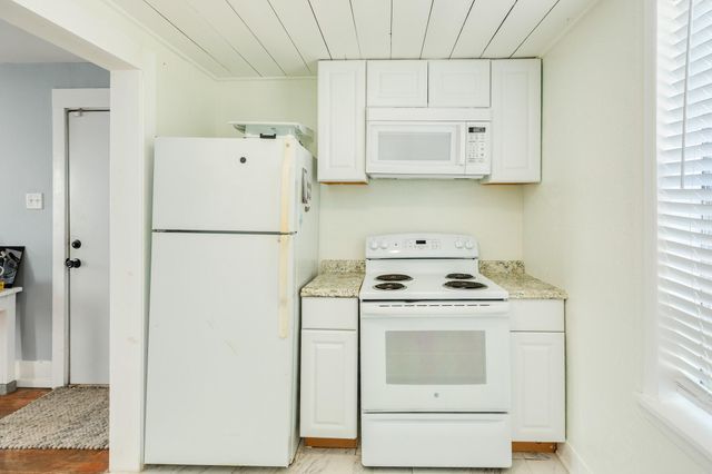 5022 Woodrow Avenue, Galveston, TX 77551