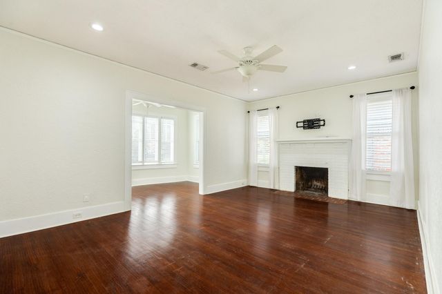 5022 Woodrow Avenue, Galveston, TX 77551