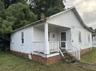 11 Henry ST, Martinsville, VA 24112
