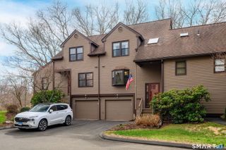 6 Echowoods Circle 6, Monroe, CT 06468
