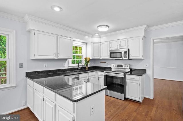 25 WHITTINGHAM CIR, Sterling, VA 20165