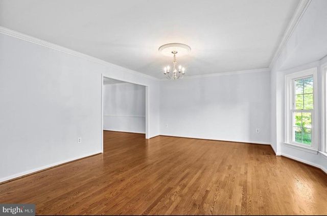 25 WHITTINGHAM CIR, Sterling, VA 20165