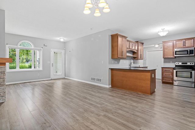 1234 Crystal Place E, Chaska, MN 55318