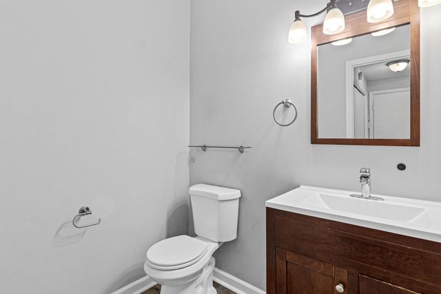 1234 Crystal Place E, Chaska, MN 55318