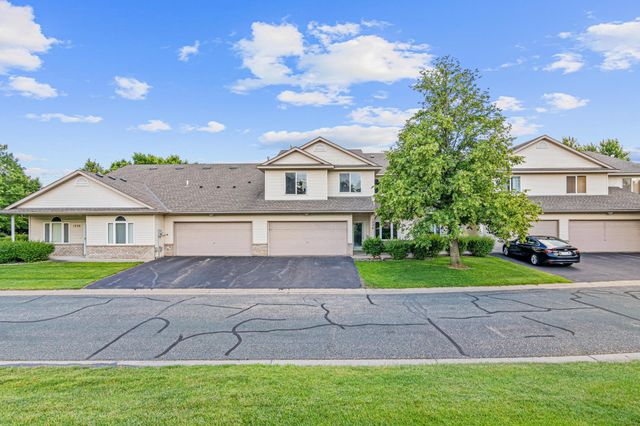 1234 Crystal Place E, Chaska, MN 55318