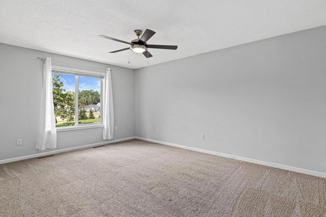 1234 Crystal Place E, Chaska, MN 55318