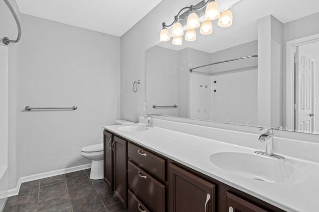 1234 Crystal Place E, Chaska, MN 55318
