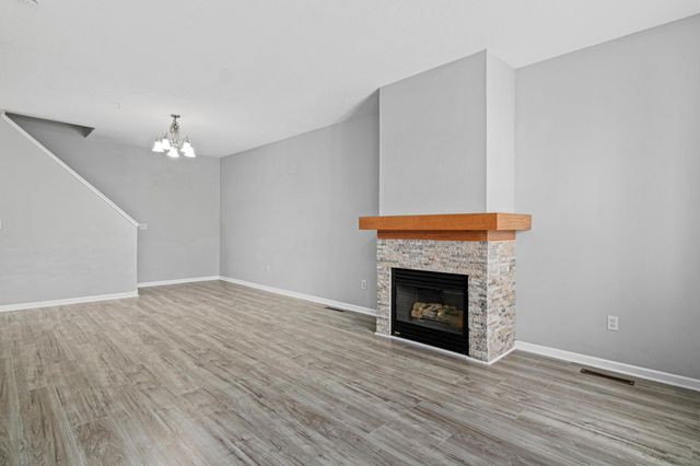 1234 Crystal Place E, Chaska, MN 55318
