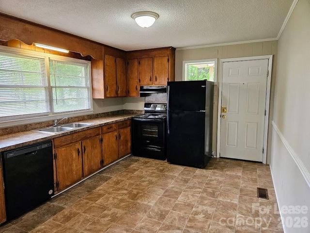 1221 Auten Road, Charlotte, NC 28216