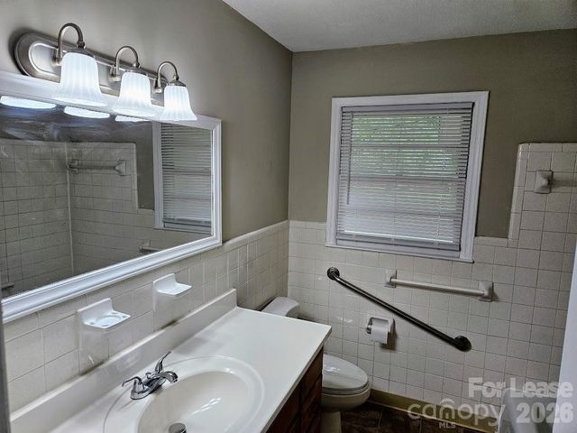 1221 Auten Road, Charlotte, NC 28216