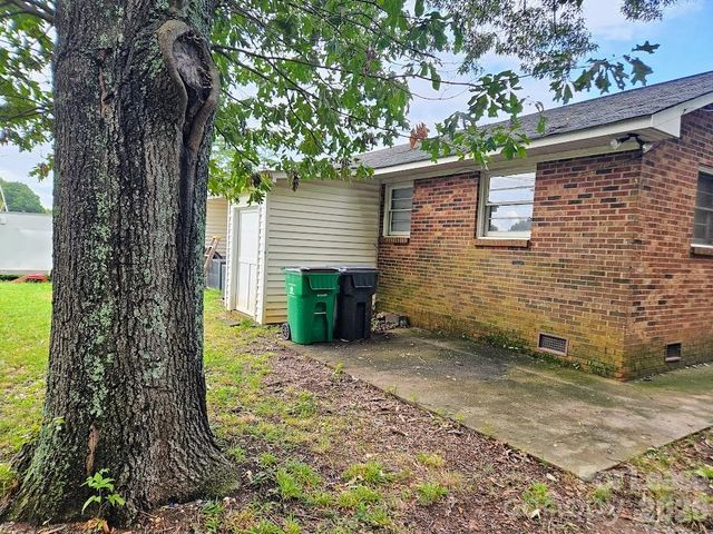 1221 Auten Road, Charlotte, NC 28216