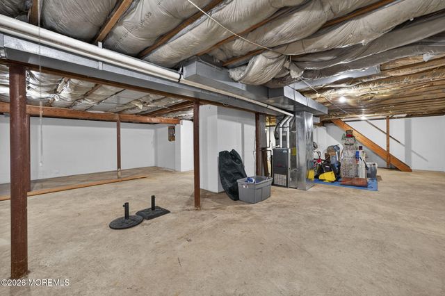 1 Traymore Road, Freehold, NJ 07728