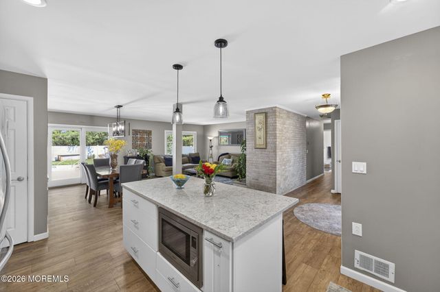 1 Traymore Road, Freehold, NJ 07728