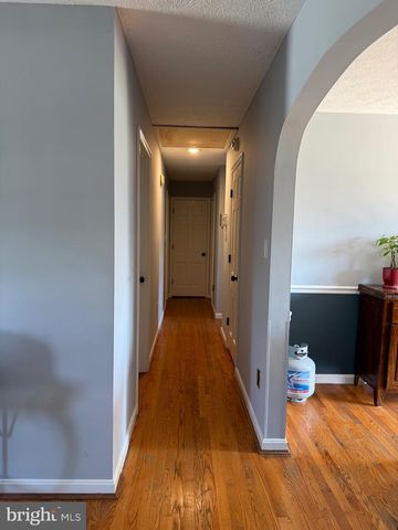 131 COUNTRY CLUB CIR, Winchester, VA 22602