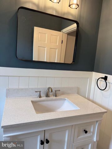 131 COUNTRY CLUB CIR, Winchester, VA 22602