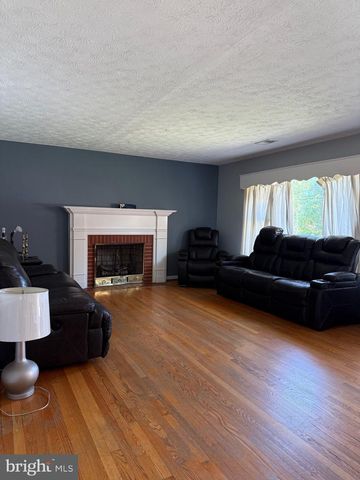 131 COUNTRY CLUB CIR, Winchester, VA 22602