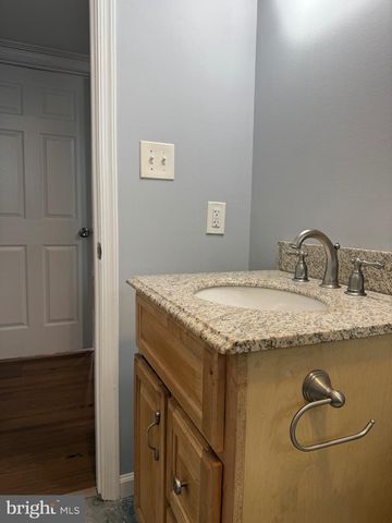 131 COUNTRY CLUB CIR, Winchester, VA 22602