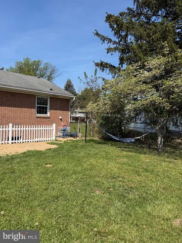 131 COUNTRY CLUB CIR, Winchester, VA 22602