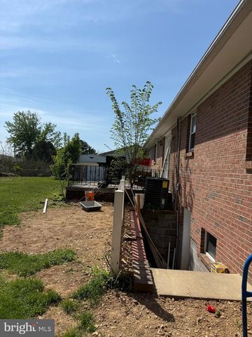 131 COUNTRY CLUB CIR, Winchester, VA 22602