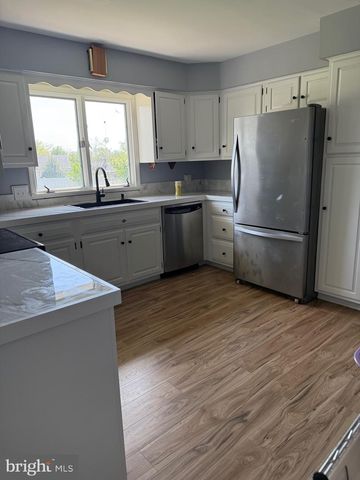 131 COUNTRY CLUB CIR, Winchester, VA 22602