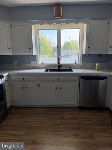 131 COUNTRY CLUB CIR, Winchester, VA 22602
