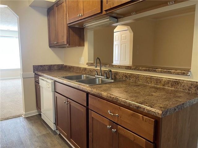 5520 Keydet DR, Virginia Beach, VA 23462