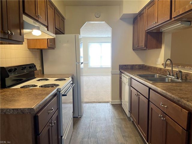 5520 Keydet DR, Virginia Beach, VA 23462