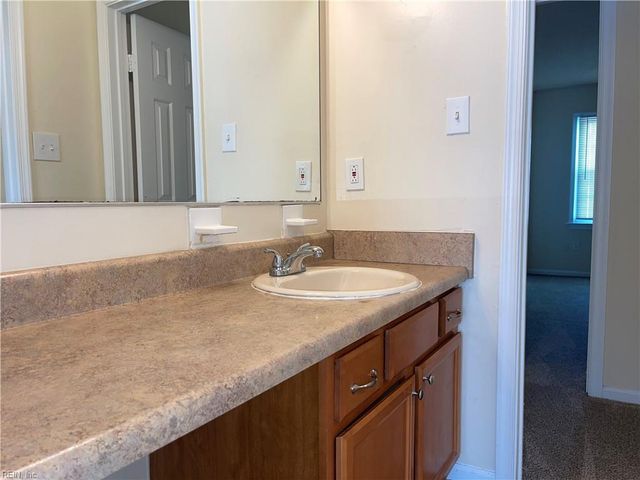 5520 Keydet DR, Virginia Beach, VA 23462