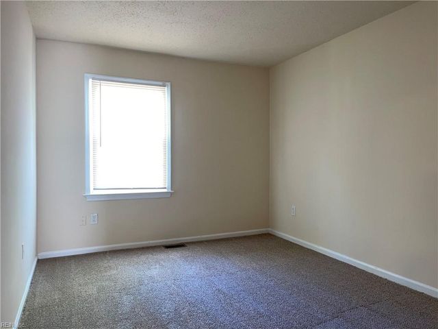 5520 Keydet DR, Virginia Beach, VA 23462