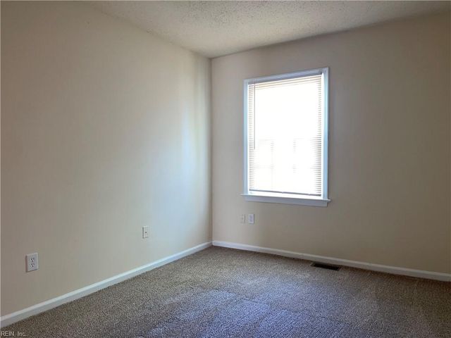 5520 Keydet DR, Virginia Beach, VA 23462