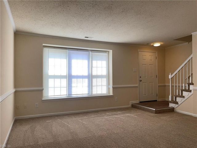 5520 Keydet DR, Virginia Beach, VA 23462