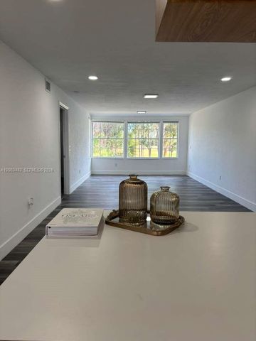 1005 Palm Beach Trace Drive 1005, Royal Palm Beach, FL 33411