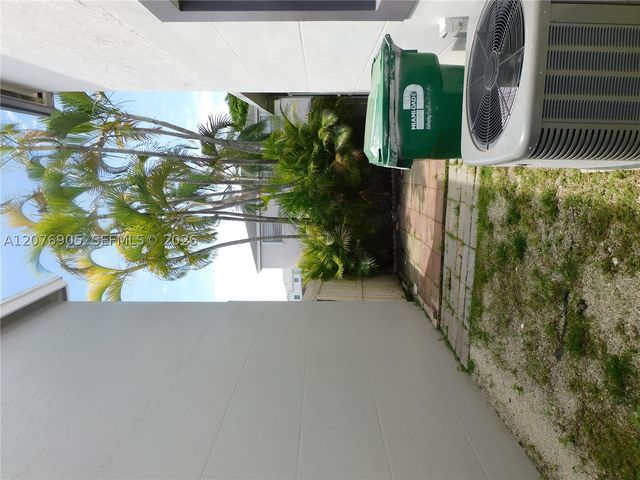 14732 SW 90th Ter, Miami, FL 33196