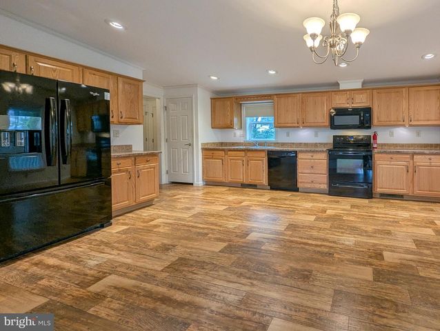 22 HOLIDAY AVE, Hatfield, PA 19440