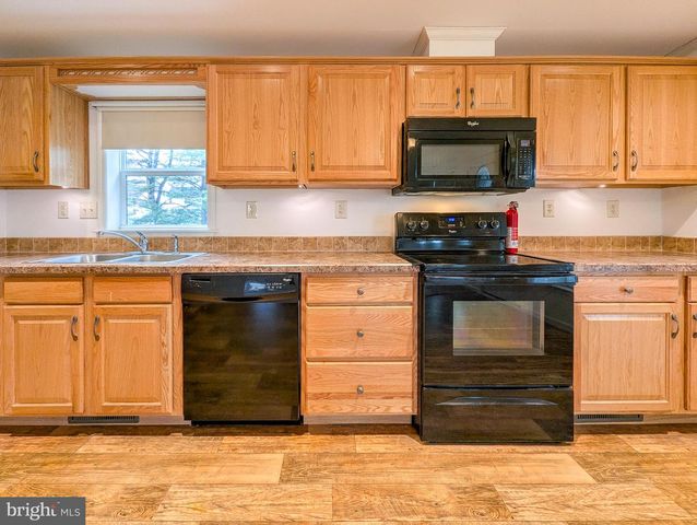 22 HOLIDAY AVE, Hatfield, PA 19440