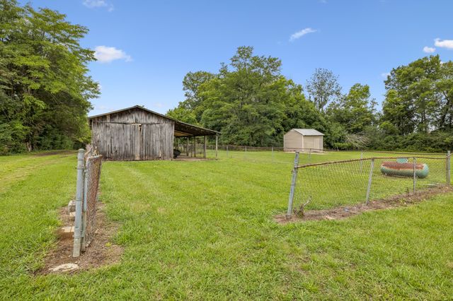 1944 Cainsville Rd, Lebanon, TN 37090