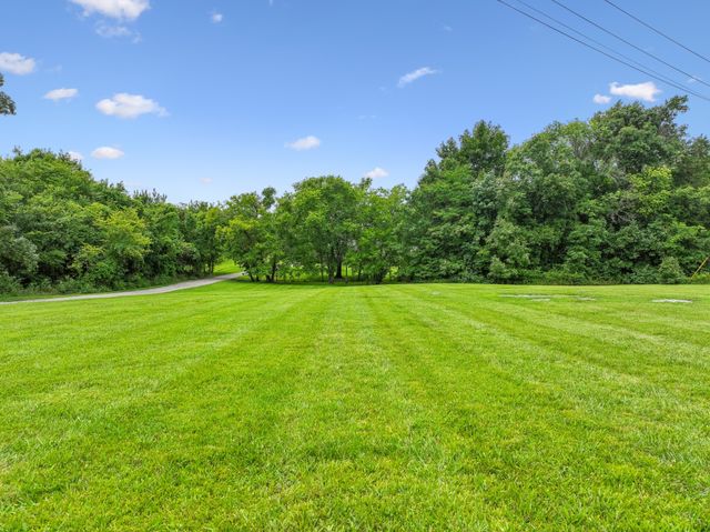 1944 Cainsville Rd, Lebanon, TN 37090