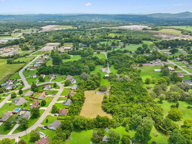 1944 Cainsville Rd, Lebanon, TN 37090