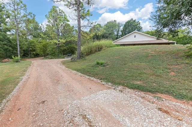 41587 Skelly Road, Asher, OK 74826