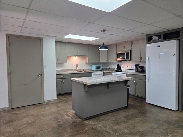 41587 Skelly Road, Asher, OK 74826