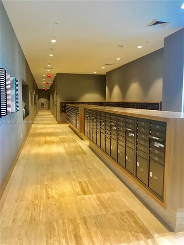 16385 Biscayne Boulevard 1902, North Miami Beach, FL 33160