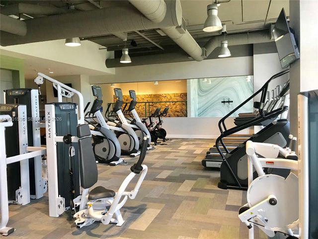 16385 Biscayne Boulevard 1902, North Miami Beach, FL 33160