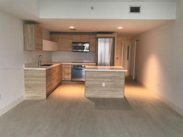 16385 Biscayne Boulevard 1902, North Miami Beach, FL 33160