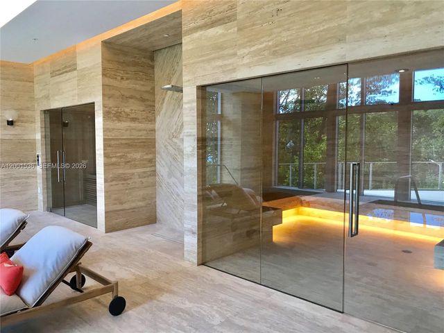 16385 Biscayne Boulevard 1902, North Miami Beach, FL 33160