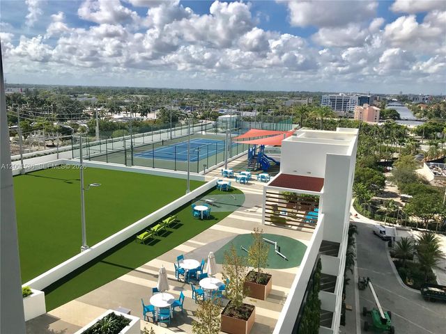 16385 Biscayne Boulevard 1902, North Miami Beach, FL 33160