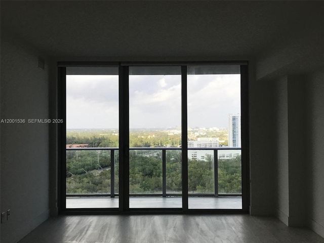 16385 Biscayne Boulevard 1902, North Miami Beach, FL 33160