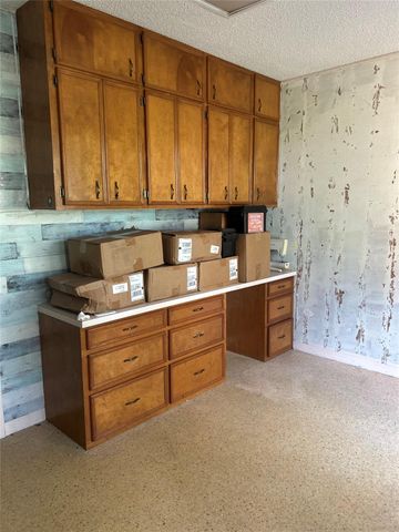 1093 County Road 205 Road, Giddings, TX 78942